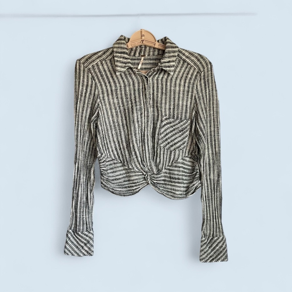 Free People Lust For Life Crop Top Sz S Twist Front Stripe Black White EUC - Picture 5 of 16